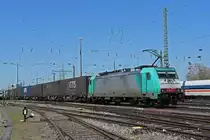 Lok 186 213-5 durchfährt den badischen Bahnhof. Die Aufnahme stammt vom 23.04.2021.