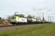 193 891 der Captrain schleppte am 15.04.21 einen Kesselwagenzug durch Braschwitz Richtung Halle(S).