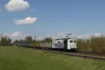 139 133 mit einem schwach beladenem  KLV  aus München kommend am 21. April 2021 bei Brannenburg im Inntal.