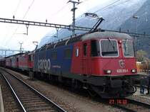 Re 620 055-4, Re 4/4 11170, Re 421 378-1 und Re 620 087-7 stehen am 27.03.04 in Erstfeld zur Abfahrt beireit