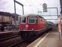 Ae 4/4 f�hrt am 4.4.04 mit dem Rheintalexpress in St. Margrethen ein.
