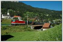 1044 102 leistete am 25.7.2007 bei einem G�terzug Nachschub �ber den Arlberg. Foto aufgenommen in Flirsch.