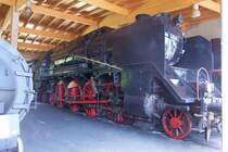 Das Meisterst�ck von Adolf Giesl-Gieslingen, die Reihe 12. Mit ihrer sehr gedrungenen Bauform wirkt sie sehr massig und beeindruckend, so auch die l�ngste Treibstange der Welt, mit 4,25m. Im Museum in Ampflwang am 09.07.2007