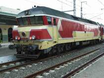 DF-109 aus der bisher 14 Loks umfassenden Reihe DF des ONCF, welche 1968/1969 f�r Marokko gebaut wurden.
Die marokkanische Bahn hat zum Jahreswechsel 2006/2007 weitere sechs  gebrauchte baugleiche Loks der franz�sischen Reihe CC72000 von der SNCF gekauft. Noch unklar ist, inwieweit diese f�r zus�tzliche Verkehre in Betrieb gehen (was f�r einen Teil der Loks durchaus zu erwarten ist)  oder als Ersatzteilspender f�r die mit Baujahr 1968/69 auch schon recht betagten Loks der Reihe DF dienen werden. 
Sidi-Kacem 24.01.2007