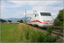 Man muss schon fr�h an der Strecke sein um den ICE 108 von Innsbruck nach Berlin Ostbahnhof zu knippsen. Am 29.06.07 f�hrt 401 564/064 als ICE 108 nach Berlin Ostbahnhof. Zwischen Kufstein und M�nchen Ost h�lt der Zug in keiner Station. Vorg�nger dieses Zugespaares war der EC18/19  ANDREAS HOFER  Dortmund-Innsbruck.
