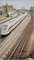 ICE 195 Zürich - München in Lindau Hbf im Frühjahr 2003
(Hinweis: APS Aufnahme) 