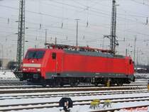 189 016-9 rangiert im G�terbahnhof Hamburg S�d. Dies ist der gr��te Bahnhof im Hamburger Freihafen. Ende Januar hatte es hier noch einmal geschneit.