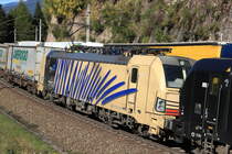 Lokomotion 193 777 als zweite Lok des schweren Ambrogio KLV Zuges Richtung Brennerpass. Hier bei Gries am Brenner am 09.10.2021
