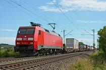 Am Nachmittag des 08.07.2020 fuhr 152 120-2 mit dem KT 50176 (Basel Bad Rbf - Karlsruhe Rbf - Hamburg Billwerder Ubf) nördlich von Hügelheim über die KBS 702 durchs Rheintal in Richtung Buggingen.