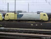 Kategorie: Deutschland / Unternehmen / Boxxpress oder Deutschland / Unternehmen / TXLogistics.
ES64F - 902 (vgl. DB Baureihe 152) mit Eigenwerbung f�r Siemens Dispoloks f�hrt f�r Boxxpress. Hier wartet sie in Hamburg Waltershof, Betriebsbahnhof Burchardkai auf den n�chsten Zug nach M�nchen. Boxxpress geh�rt zu TXLogistics.