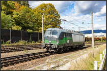 Ell 193.244 durchfährt in kürze die Haltestelle Villach Warmbad. 
14.10.2021