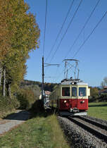 La Traction.
Erinnerung an die 50er Jahre der Chemins de fer du Jura (CJ).
Impressionen vom 23. Oktober 2021 mit dem La Traction ehemals CJ CFe 4/4 601 und Bt 702 von einer herbstlichen Sonderfahrt.
Foto: Walter Ruetsch