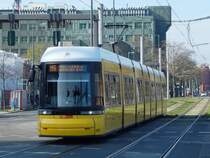 Flexity Nr. 8015 der BVG in Berlin am 30.03.2019