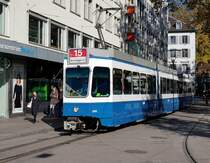 Linie 15 Wagennummer 2085 beim Bahnhof Stadelhofen. Datum: 24. 10. 2021