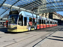 Bernmobil Combino 752 mit Werbung 5 Jahre Denner und IP-Suisse am 24.9.21 im Bahnhof Bern.