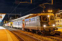 Infrastruktur-Diagnose-Messzug mit Re 4/4 II 11335 kurz nach Mitternacht am 21.10.2021, aufgenommen in Brugg AG.