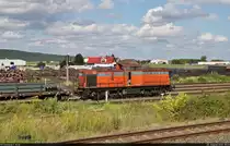 Stahl, soweit das Auge reicht - mittendrin 203 149-0 (203 383-5).
Aufgenommen vom Bahnsteig 2 des Bahnhofs Könitz(Thür).

🧰 ALSTOM Lokomotiven Service GmbH, vermietet an Stahlwerk Thüringen GmbH (SWT)
🚩 Bahnstrecke Leipzig–Probstzella (KBS 555)
🕓 20.8.2021 | 15:03 Uhr