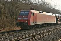 152 021 mit dem Mittags-AUDI in Neckargerach, hier als Portrait ausgeführt. 16.12.2021