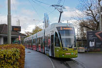 Be 6/8 Flexity 5014 mit der Denner Werbung, auf der Linie 3, wartet an der Endstation in Birsfelden. Die Aufnahme stammt vom 27.11.2021.