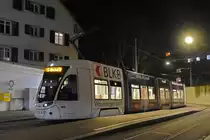 Be 6/8 Flexity 5033 mit der BLKB Werbung, auf der Linie 6, wartet in der Schlaufe an der Riehen Grenze. Die Aufnahme stammt vom 17.12.2021.