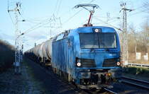 DeltaRail GmbH, Frankfurt (Oder) [D] mit  192 024  [NVR-Nummer: 91 80 6192 024-8 D-NRAIL] und Kesselwagenzug Richtung Frankfurt/Oder am 20.12.21 Bf. Berlin Hohenschönhausen.