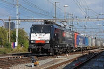 Doppeltraktion, mit den Loks 189 983-0 und 474 016-3 durchfährt den Bahnhof Pratteln. Die Aufnahme stammt vom 21.09.2021.