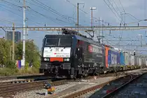 Doppeltraktion, mit den Loks 189 983-0 und 474 016-3 durchfährt den Bahnhof Pratteln. Die Aufnahme stammt vom 21.09.2021.