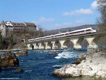 ICE-T BR 415 mit ICE 184 Z�rich HB-Stuttgart Hbf am 27.03.04 zwischen Dachsen und Neuhausen am Rheinfall auf der Rheinbr�cke �ber dem Rheinfall