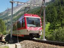Pendelzug BDSeh 4/8 nach Zermatt zwischen T�sch und Zermatt. 05.08.07