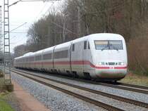 401 083 (TIMMENDORFER  STRAND) als ICE 1103 Norddeich=Mole - Stuttgart in Rheine=Bentlage; nach Überholung durch verspäteten IC auf dem Gegengleis, 01.01.22