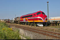 227 003-1 (NOHAB MY 1131  Malene ) sonnt sich im Güterbahnhof Staßfurt. Am Haken hat sie drei Kesselwagen und einen Flachwagen.

🧰 Altmark-Rail GmbH
🕓 14.9.2021 | 15:33 Uhr