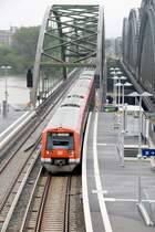 HAMBURG, 11.06.2020, S3 nach Stade bei der Ausfahrt aus dem S-Bahnhof Elbbrücken
