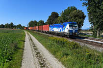 Ein frisches und in meinen Augen sehr gefälliges neues Design hat die 1193.980 der Wiener Lokalbahnen Cargo erhalten. Am 03. September 2021 konnte ich den Vectron vor dem Containerzug DGS 43959 von Dradenau nach Enns bei Lagenisarhofen in Niederbayern fotografieren. 