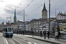 Verkehrsbetriebe der Stadt Zürich (VBZ).
Be 4/6 2024 auf der Linie 15 in Zürich am 5. Dezember 2021.
Foto: Walter Ruetsch