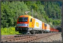 RTS Loks 1216 902 + 2143 005 kommen aus dem Galgenbergtunnel bei St. Michael/Steiermark.
15.08.2007