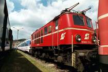 Elektrolokomotive 1040.015 am Gel�nde der �GEG in Ampflwang am 12.4.2004