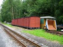 Neben dem Bertsdorfer Lokschuppen findet man jede Menge Gleisbaumaterial und einige Wagenk�sten wie diese beiden GGw sowie der KB4, 11.08.07