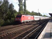 Und wieder eine typische Cargo-Leistung: IC nach Stralsund bei der Durchfahrt durch Berlin-Karow am 15.08.2007. Muss man hier Frachttarif bezahlen??