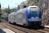 SNCF Elektrotriebwagen 418 am 28.06.2007 kurz vor dem Bahnhof Anth�or in S�dfrankreich. Fahrtrichtung ist Nizza. Diese Triebwagenversion ist baugleich mit der luxemburgischen Serie CFL 2200.