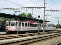 Berner Oberland 2007 - Weiter f�hrte uns unsere Rundfahrt von Spiez �ber Solothurn und Konolfingen nach Spiez auch nach Langenthal. Auch bei Privatbahnen hat es teils Fahrzeuge mit Vollwerbung. Triebwagen Be 4/4 103 steht als R 344 am 19.07.2007 in Langenthal zur Abfahrt nach St. Urban bereit. Wir aber nehmen den IR und fahren nach Burgdorf.