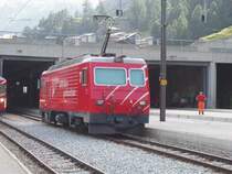 HGe 4/4 102 rangiert in Zermatt. 06.08.07