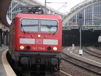 Am 12.08.07 f�hrt BR 143 176-6 mit RB14  RE 28318  nach Nauen aus den Bahnhof Berlin Ostbahnhof