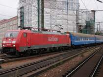 BR 189 099-5 mit D247 bei der Durchfahrt durch Berlin Friedrichstra�e. Aufgenommen am 12.08.07