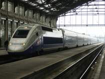 Der TGV Duplex 289 f�hrt am 26.5.2007 im Bahnhof Paris Gare de Lyon ein.