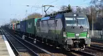 RTB CARGO GmbH, Düren [D] mit der ELL Vectron  193 732  [NVR-Nummer: 91 80 6193 732-5 D-ELOC] und Containerzug am 02.03.22 Berlin-Hirschgarten. Viele Grüße an den Tf.!!!