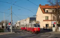 Wien 

Wiener Linien E2 4310 + 1510 als Linie 11, Zentralfriedhof 4. Tor, 02.03.2022. 