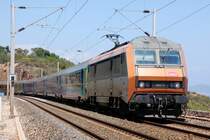 SNCF sybic 26073 mit corail T�oz Personenwagenzug am 28.06.2007 in Fahrtrichtung Marseille. Diesen Loktyp habe ich nur einmal vor einem solchen Wagenzug auf dieser Strecke gesehen. Vermutlich war Not am Mann, so da� eine sybic hier ausnahmsweise mal aushelfen durfte.