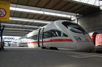 Ein ICE-T stand am 15.08.07 auf Gleis 23 des M�nchener HBF als ICE 1702 nach Berlin-Gesundbrunnen.