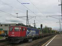 Ae 610 463-2  G�schenen  mit einem G�terzug in Wetzikon (ZH) am 10.08.07