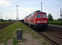 Die 232 495-2 zog gemeinsam mit der 233 349-1 einen G�terzug durch Angersdorf bei Halle/Saale. (Angersdorf - 14.08.07)